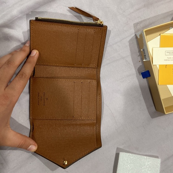 Louis Vuitton Victorine Wallet - Picture 2 of 4